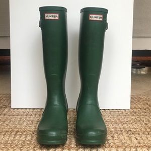 Hunter Boots- tall rain boots, green size 7